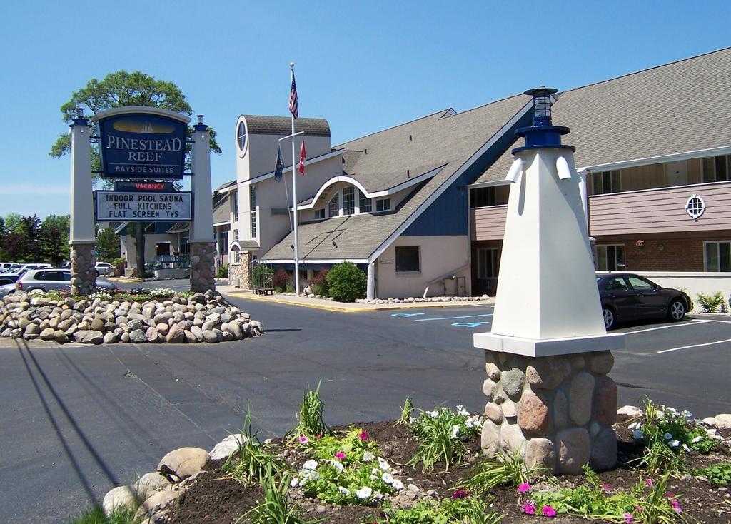 Pinestead Reef Resort Traverse City Exterior foto
